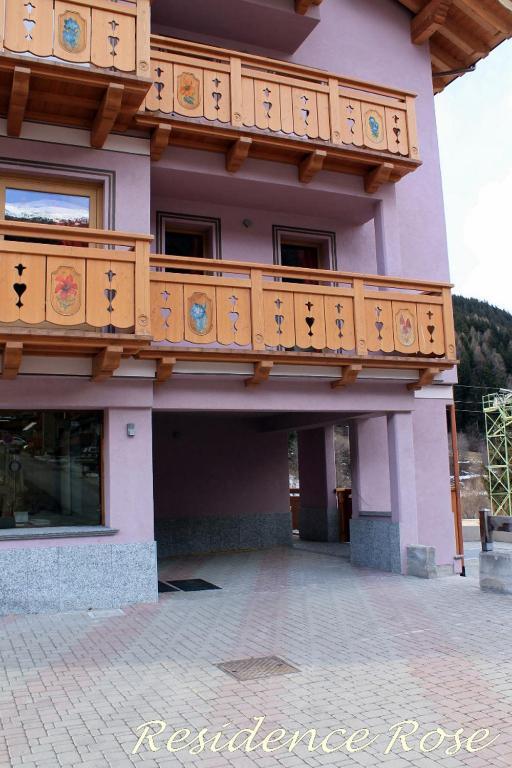 Residence Rose Valdisotto Eksteriør bilde